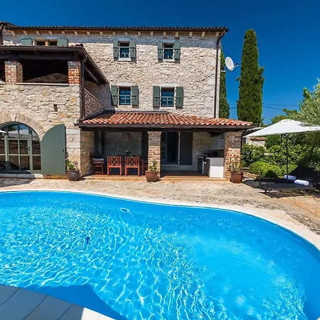 Villa Musalez Willa *